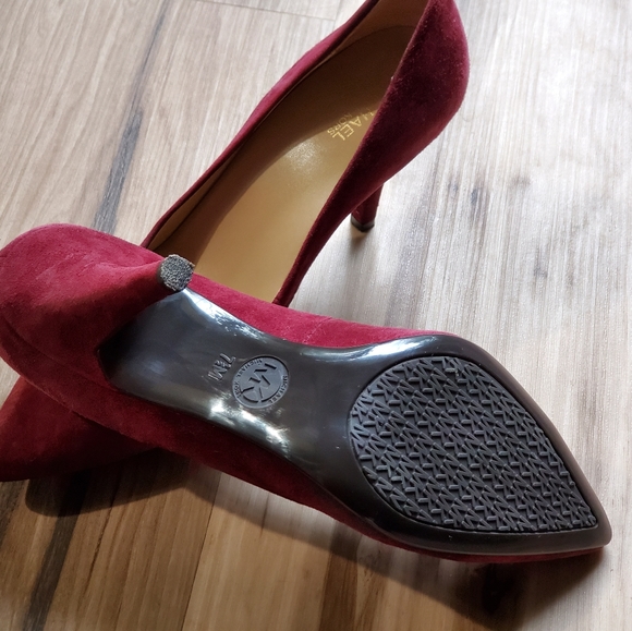 NWOB Michael Kors Wine Suede Pumps - Picture 8 of 8